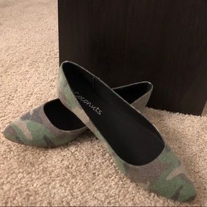 Camouflage flats
